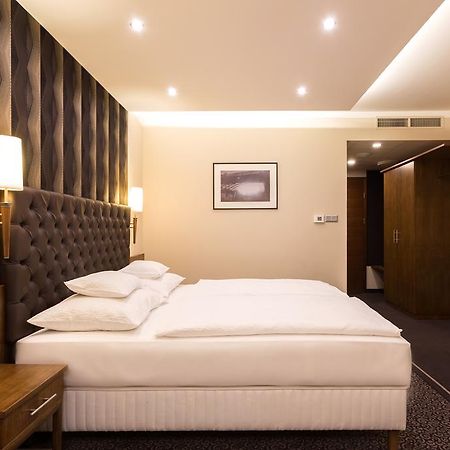 Szonyi Garden Hotel Pest บูดาเปสต์ ภายนอก รูปภาพ