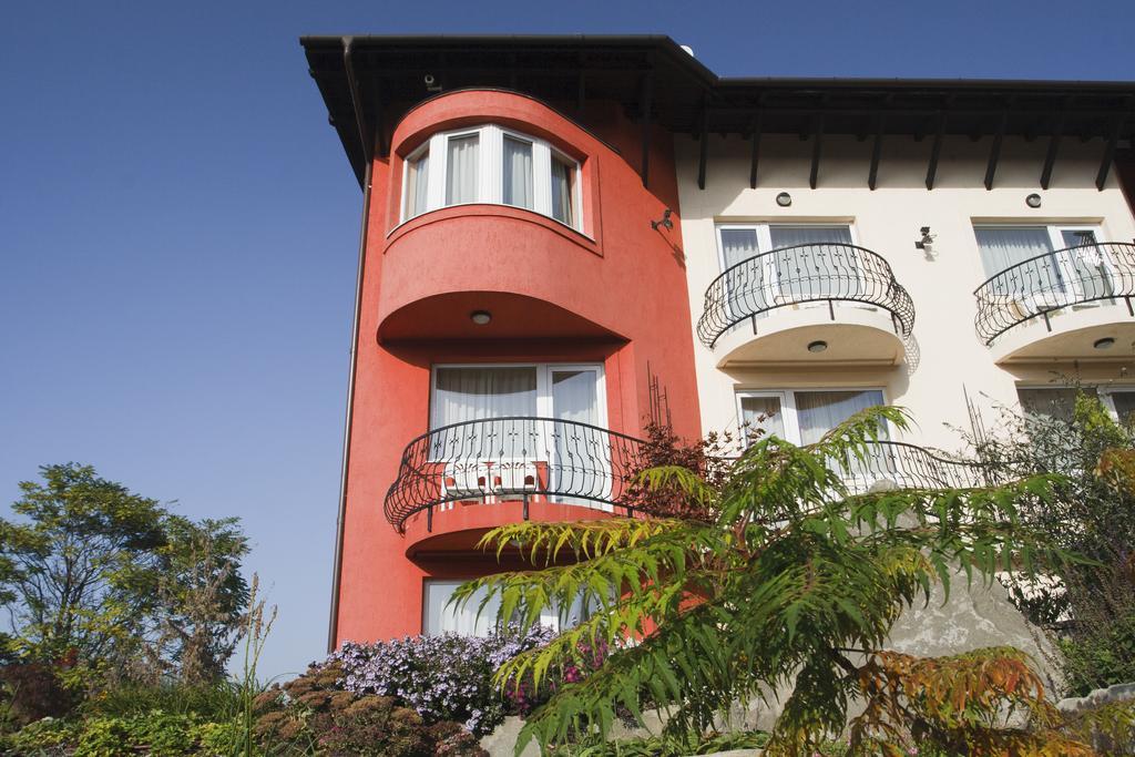 Szonyi Garden Hotel Pest บูดาเปสต์ ภายนอก รูปภาพ