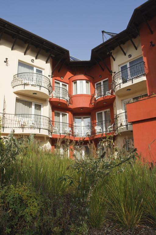 Szonyi Garden Hotel Pest บูดาเปสต์ ภายนอก รูปภาพ