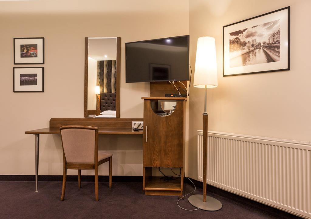 Szonyi Garden Hotel Pest บูดาเปสต์ ภายนอก รูปภาพ